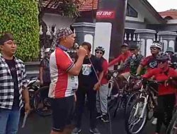 Gowes Bareng Warga Kebonsari Meriahkan HUT Pahlawan