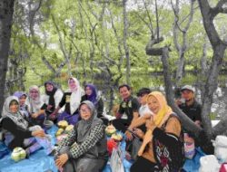 Sehat Bersama: MAN 1 Banyuwangi Gelar Cek Kesehatan dan Terapi Bekam untuk Guru dan Komite”