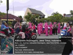 Keluarga Besar Polsek Kasiman dan Bayangkari Ranting Kasiman Berbagi Takjil di Bulan Ramadhan