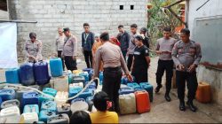Polres Pasuruan dan PMII Salurkan 6.000 Liter Air Bersih ke Desa Karangjati Lumbang