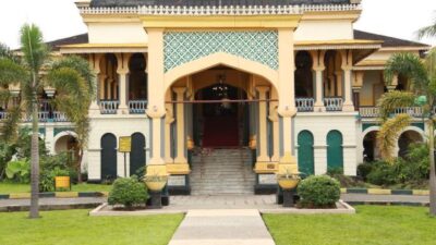 wisata keluarga sumatera utara saat musim hujan