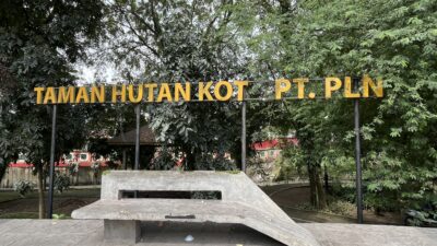 Taman Hutan Kota PT PLN Medan pada sore hari
