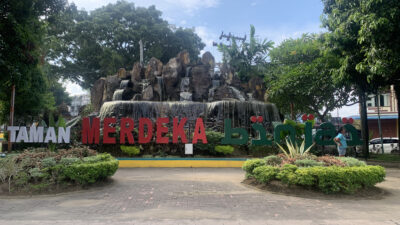 Plang Taman Merdeka Binjai untuk itinerary keluarga Medan Binjai