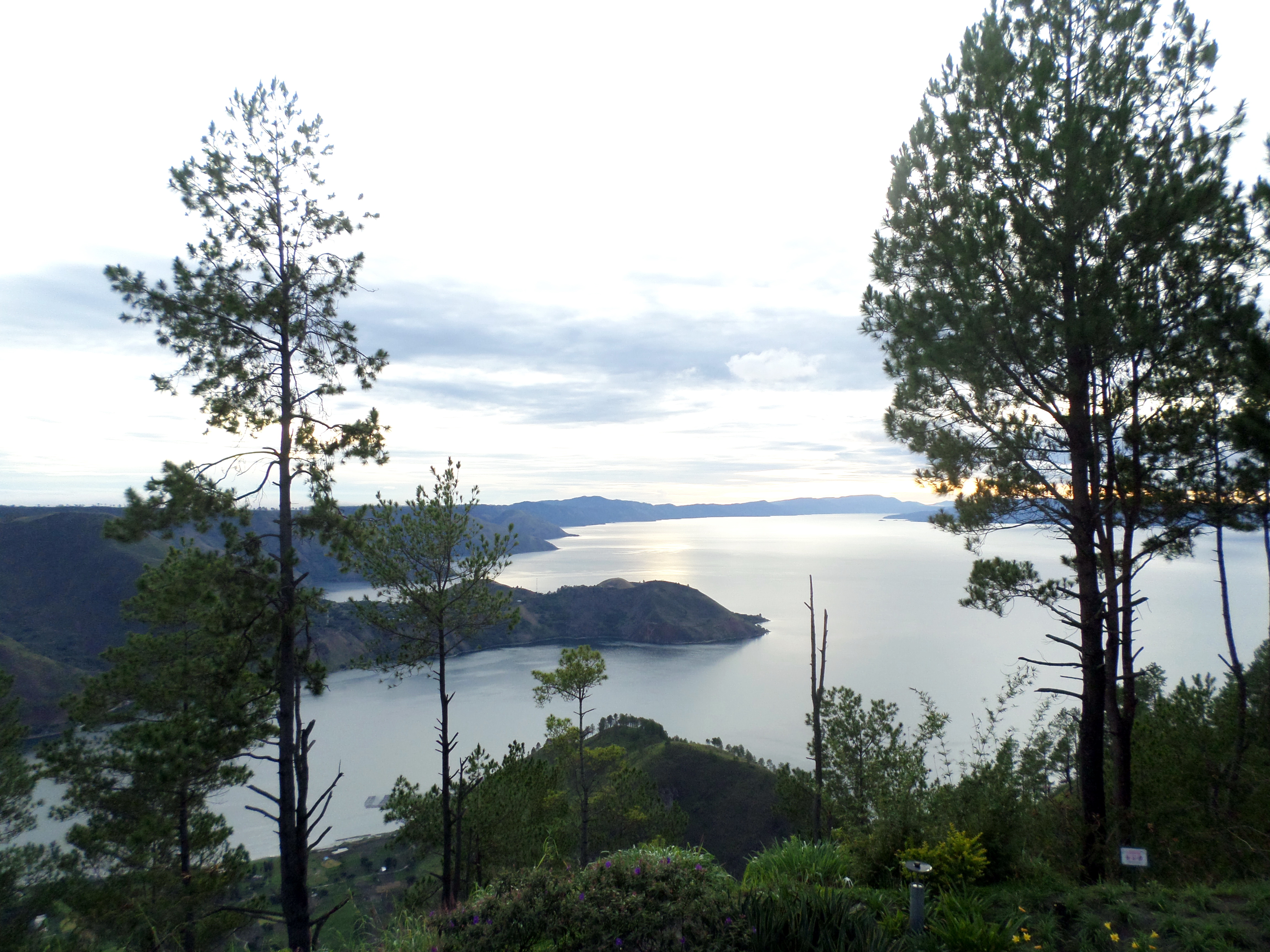 Pemandangan Danau Toba dari Simalem Resort