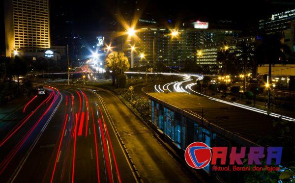 Area parkir malam di koridor kuliner Medan