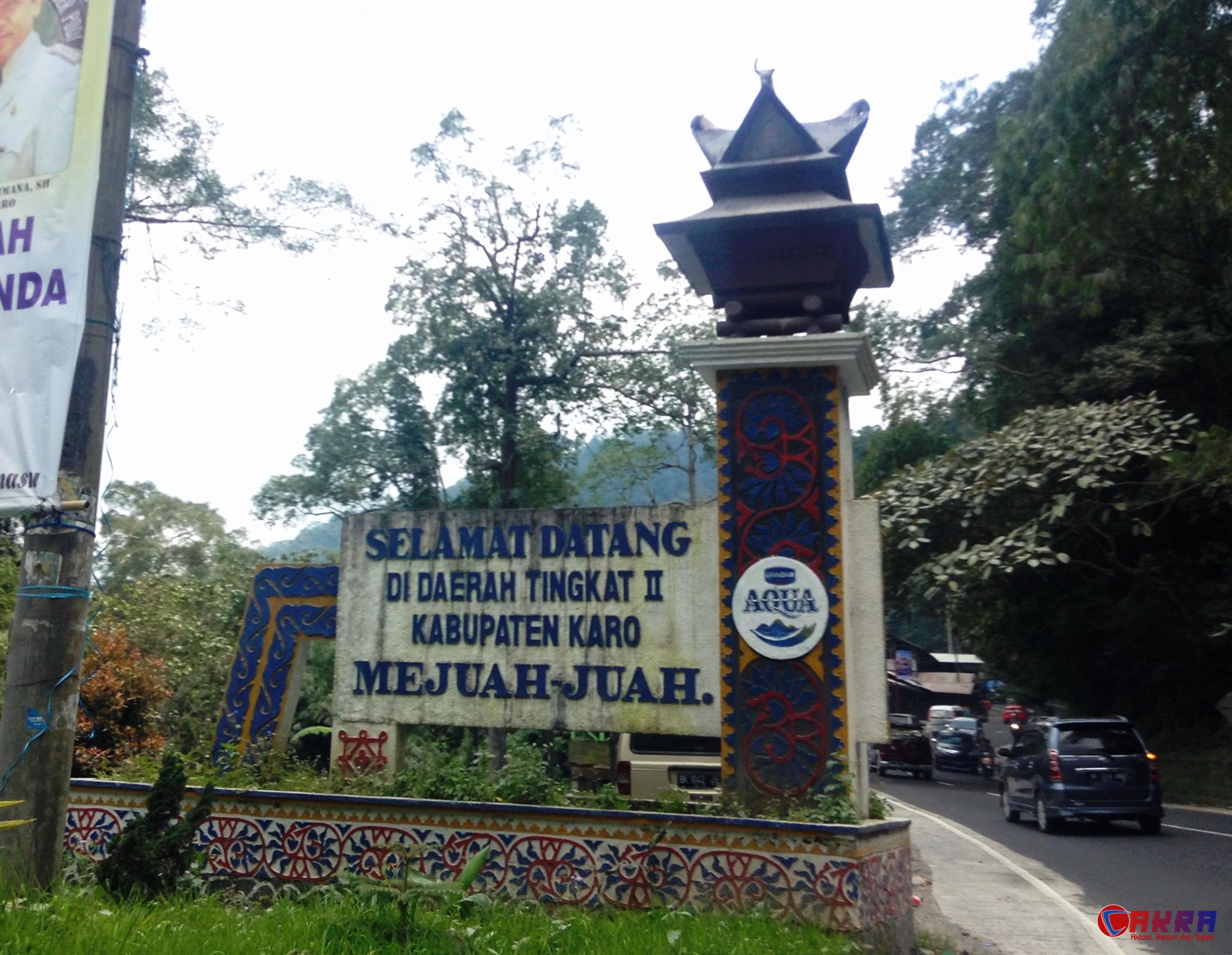 Pemandangan dataran tinggi Karo dekat Berastagi