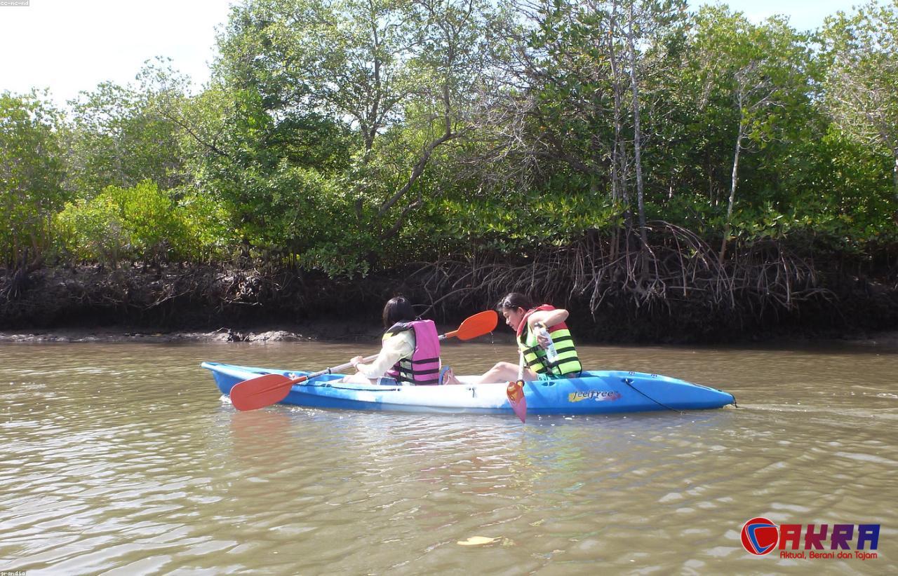 Suasana wisata keluarga di Sumatera Utara
