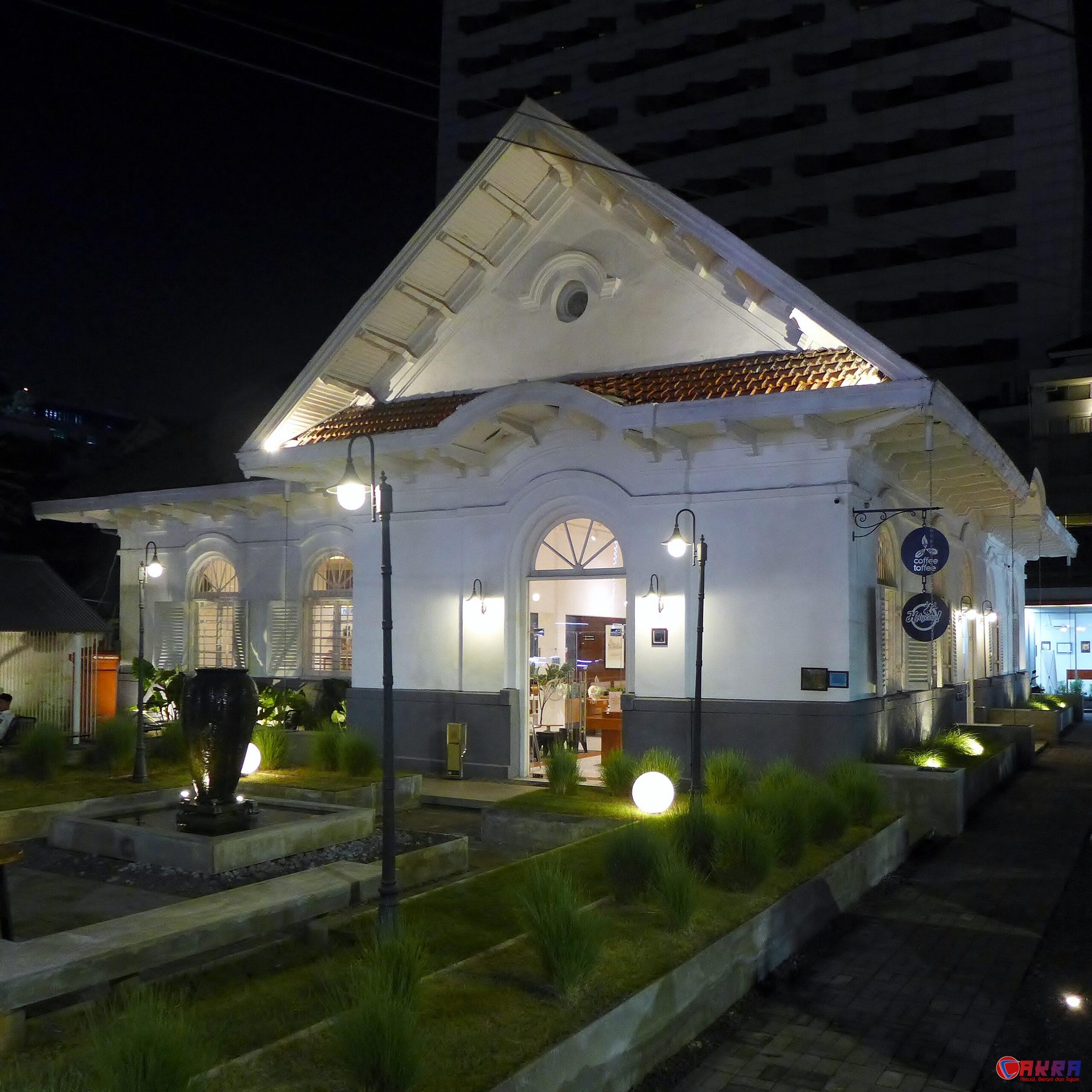 Kafe di bangunan lama dengan nuansa vintage